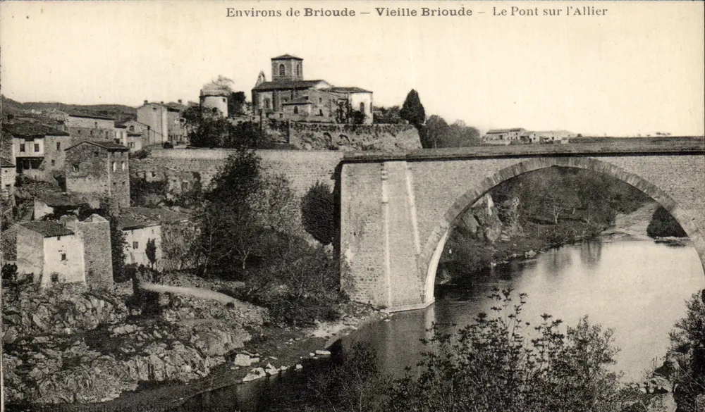 Alte Brioude — Der Brücke über die Allier — Verlag unbekannt, Seriennummer nicht sichtbar - Vorderseite