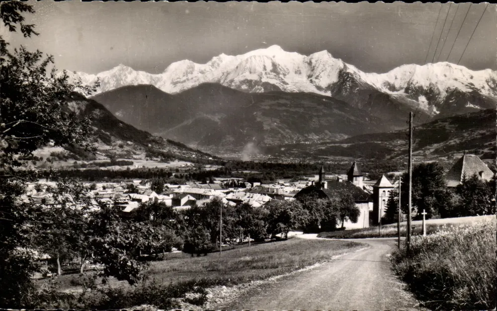 Sallanches — Allgemeine Ansicht und Massif du Mont Blanc — Les Éditions de l'Économie - Vorderseite