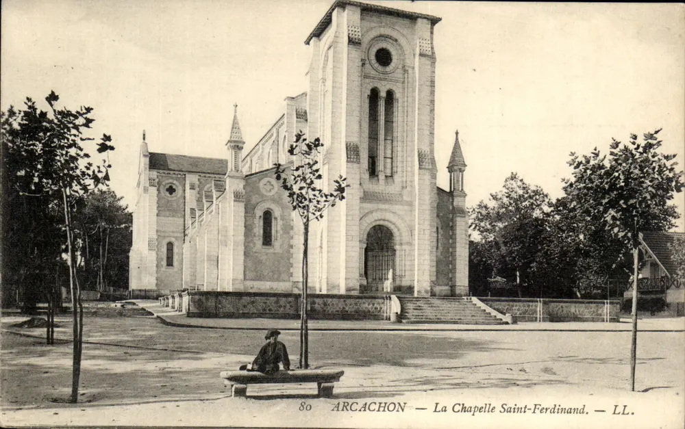 Arcachon — A Capela de São Ferdinando — LL. - Frente