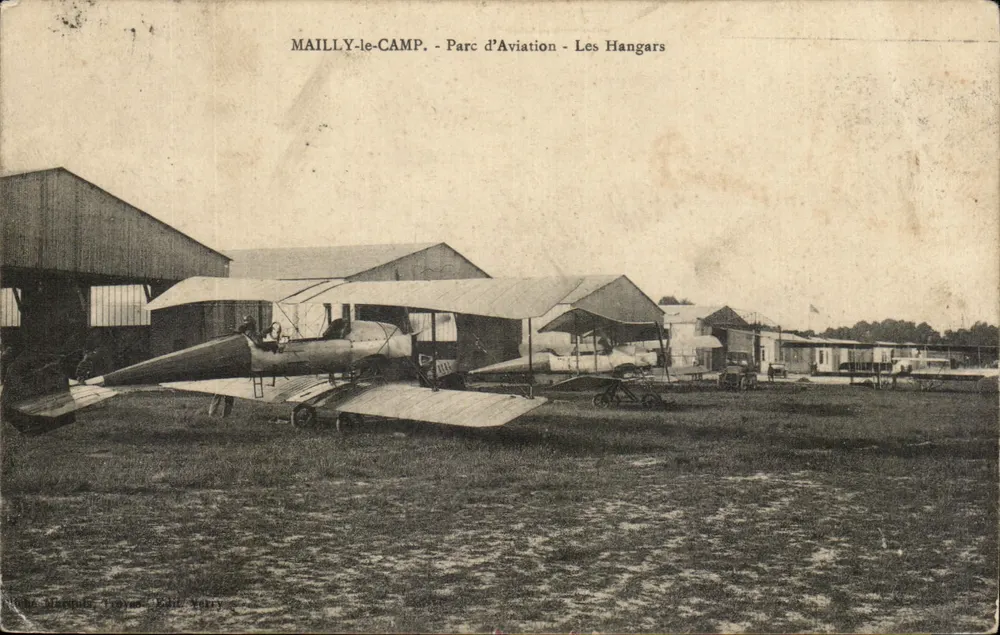 Mailly-le-Camp - Flugzeugpark - Die Hangars - Vorderseite