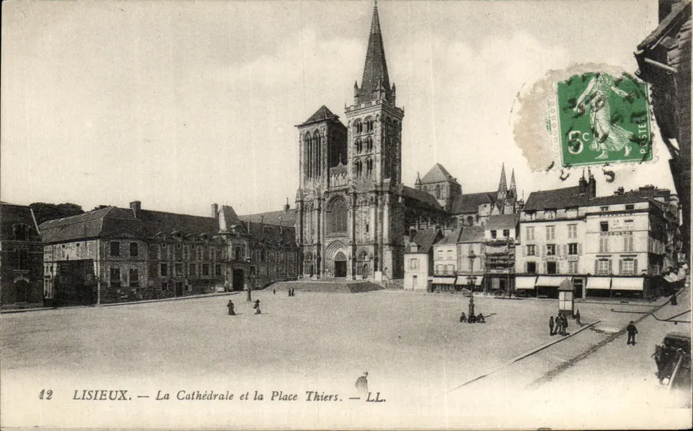Lisieux — Die Kathedrale und Place Thiers — LL - Vorderseite