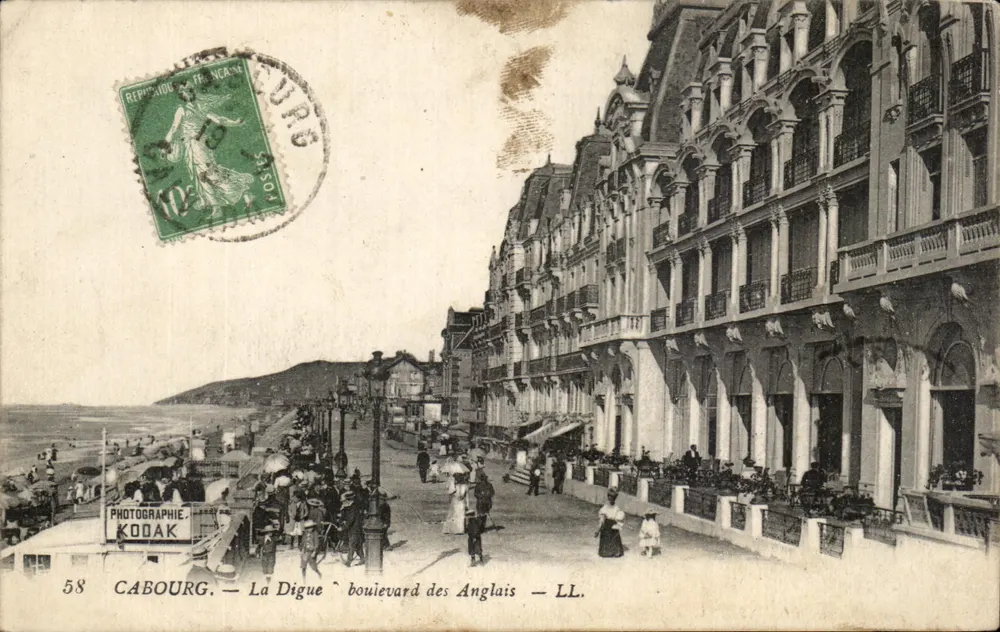 Cabourg — La Digue, boulevard des Anglais — LL. — Fotograaf Kodak - Voorkant