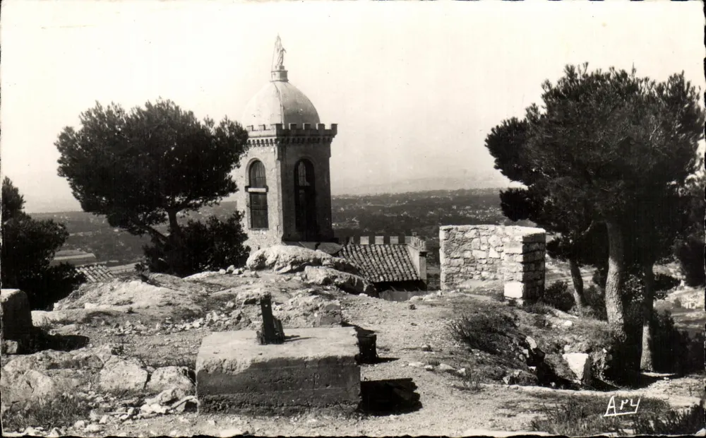 Allauch (B.-du-Rh.) — Der Turm der Kapelle Notre-Dame-du-Château — Ary - Vorderseite