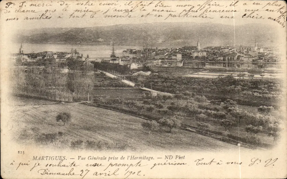 Martigues — Vista Geral tirada do Hermitage — ND Phot - Frente