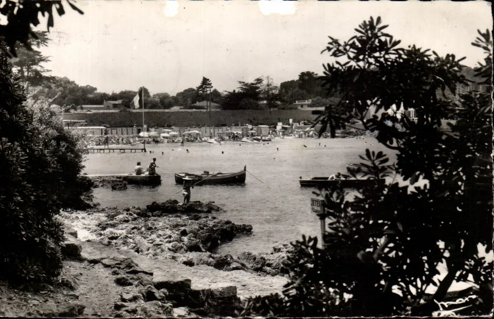 Strand von Garoupe — Aussicht auf den Steg — Les Editions MAR, 11 rue de Giret, Antibes - Vorderseite