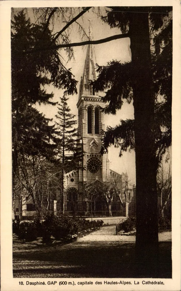 GAP (900 m.), Hauptstadt der Hautes-Alpes. Die Kathedrale — Verlag A. Mollaret, Grenoble, Nr. 18 - Vorderseite
