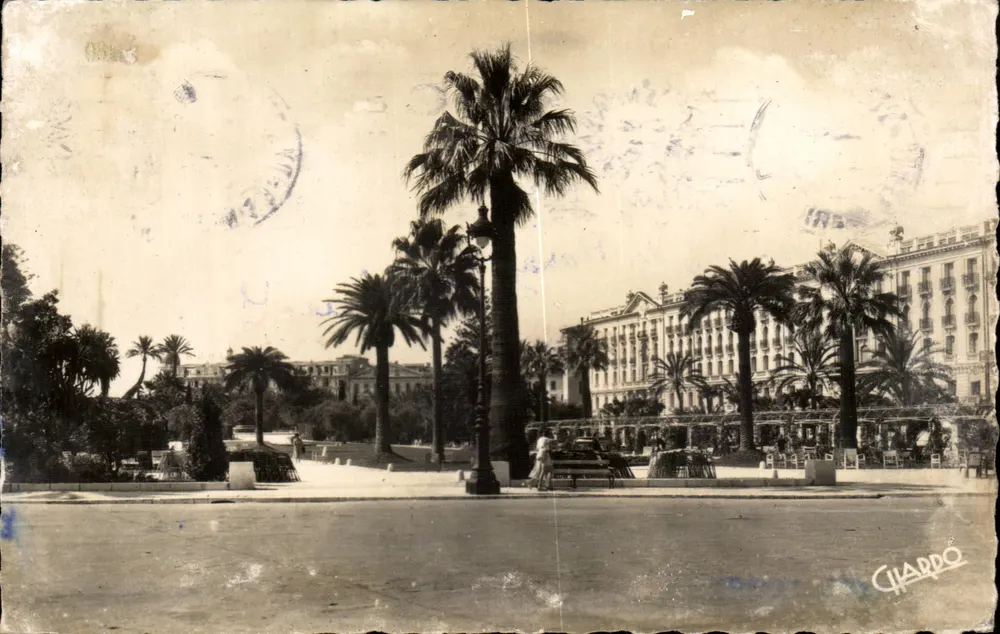 Place des Palmiers — Hôtel de Ville — Edições Charpigny, Marselha - Frente