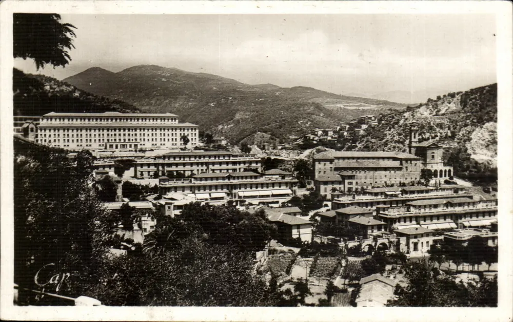 Nice — Vista do conjunto do Hospital Pasteur — editor « REAL-PHOTO » C.A.A. STRASBOURG - Frente