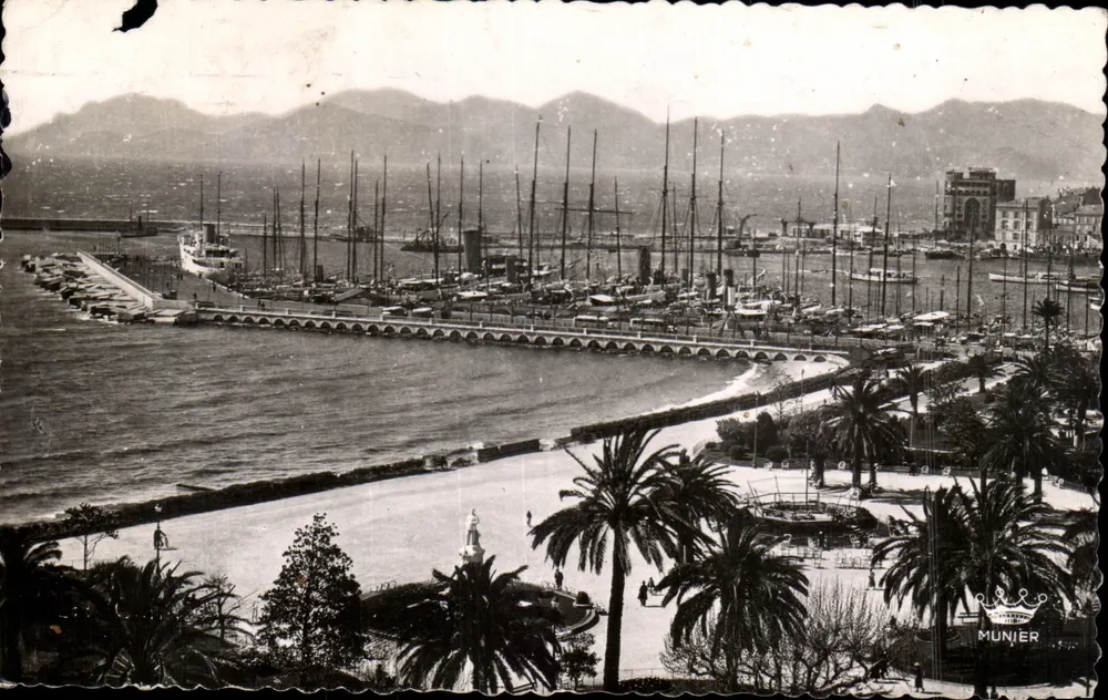 Port de Cannes — Intérieur du Port et l'Estérel — Éditions d'Art Munier - Vorderseite