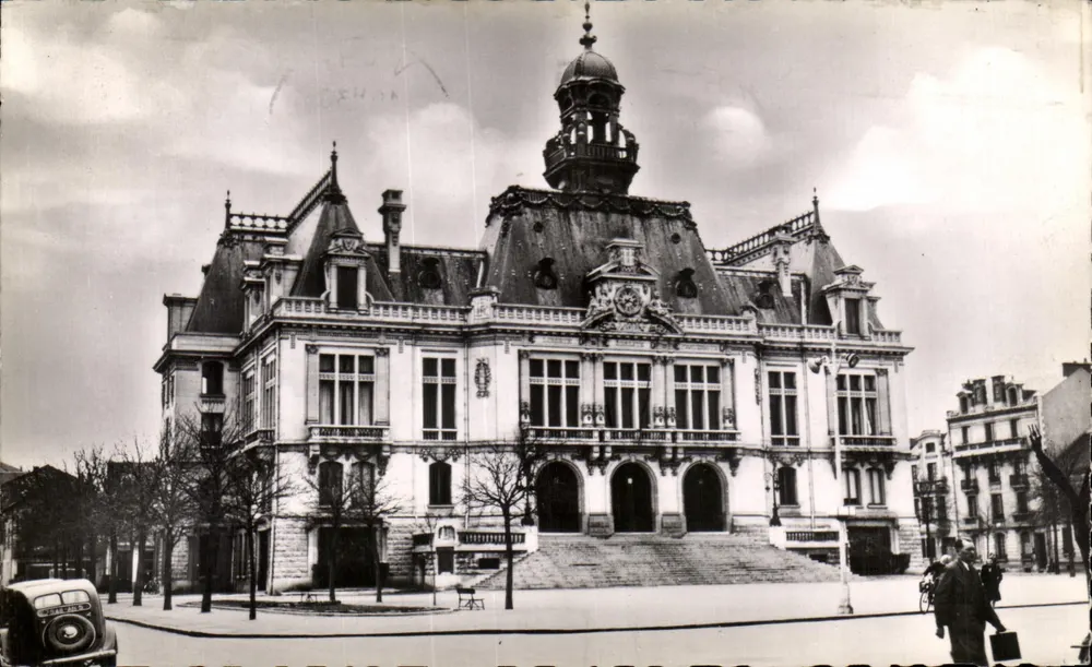 Vichy — O Hôtel-de-Ville — Éditions du Globe, Paris - Frente