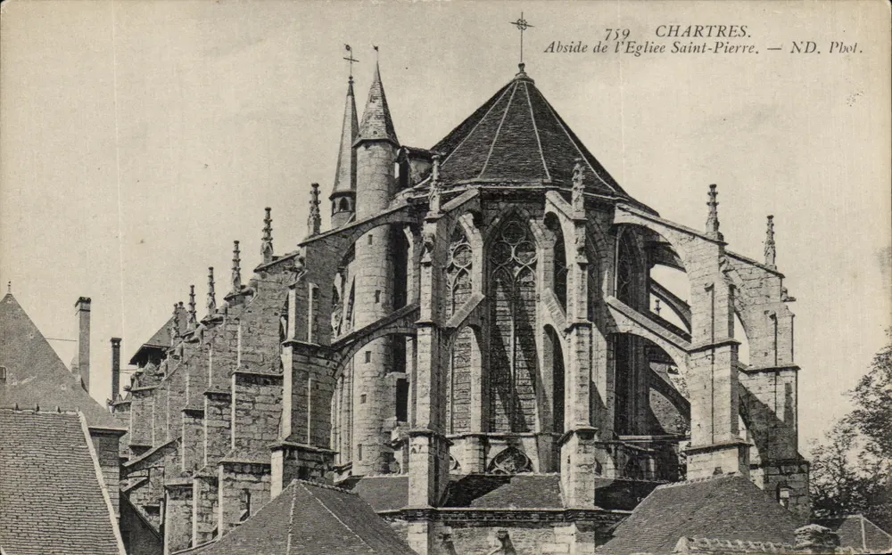 Chartres — Abside da Igreja de São Pedro — ND. Phot. - Frente