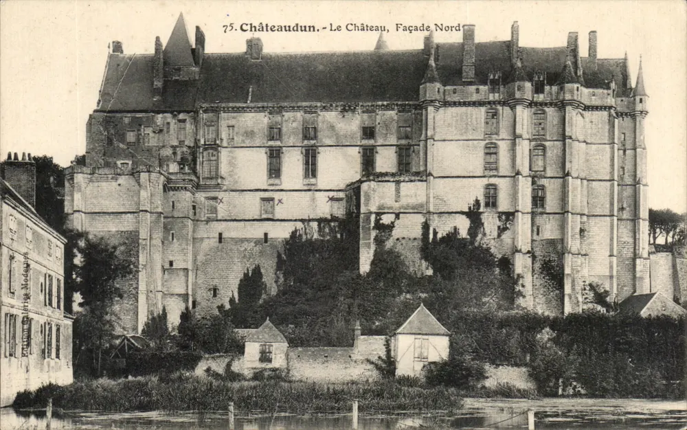 Châteaudun — O Castelo, Fachada Norte — Editor Modéages, n°75 - Frente