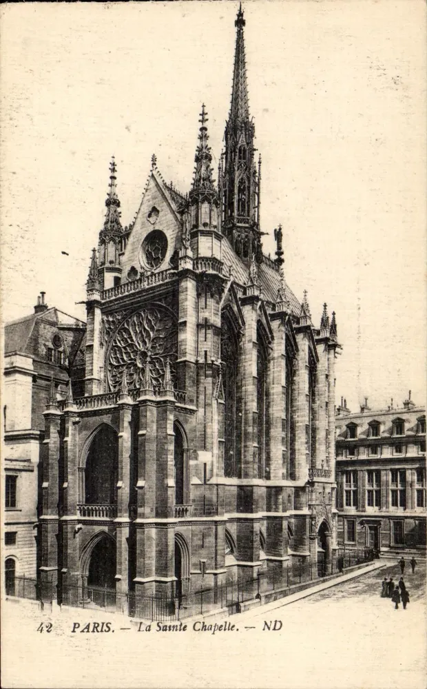 Paris — A Capela Santa — ND - Frente