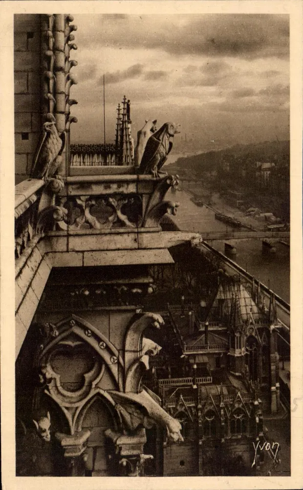 Notre-Dame de Paris — Detail der Südseite und Perspektive auf die Seine — Édition d'Art YVON - Vorderseite