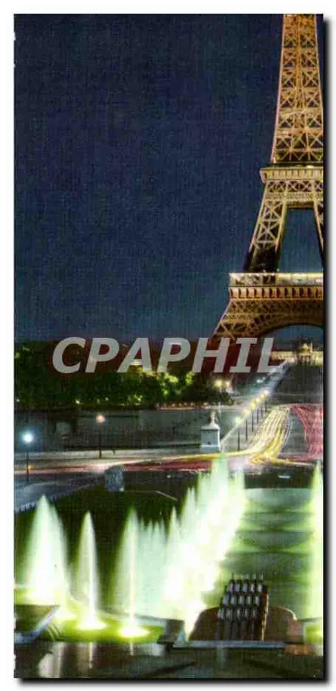 पेरिस की रात — ईफल टॉवर के प्रकाशित दृश्य पैलेस ऑफ चैलियोट के बेसिन से — LYNÀ PARIS - आगे
