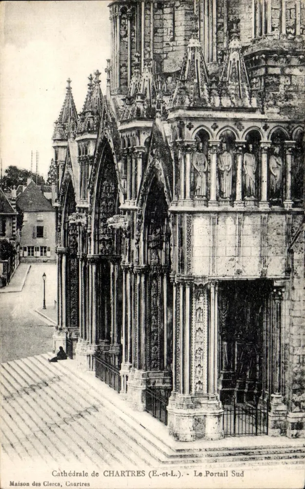 Catedral de Chartres (E.-et-L.) — Portal Sul — Maison des Clercs - Frente