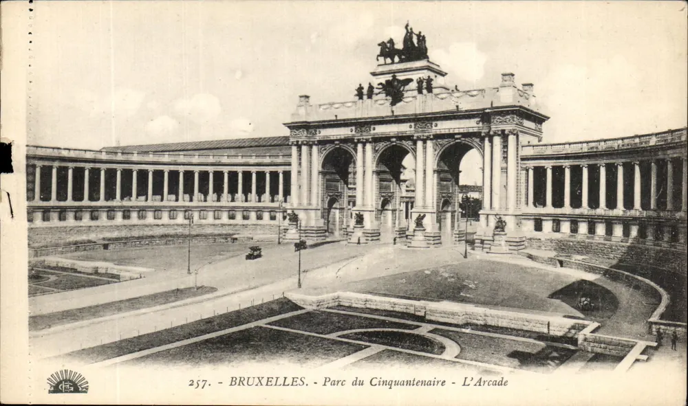Bruxelas - Parque do Cinquentenário - A Arcada - Frente