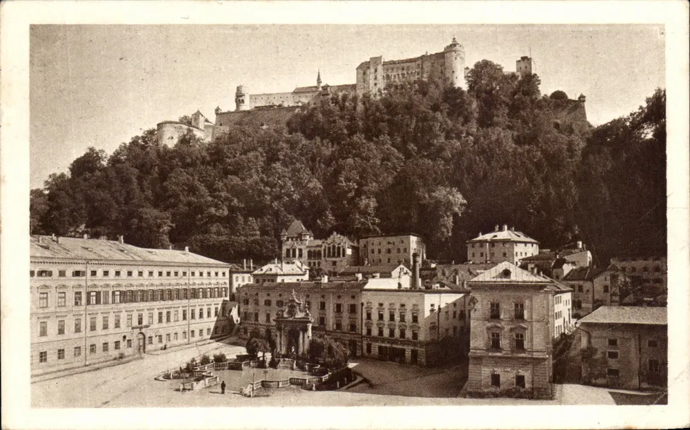 Salzburgo — Schlossberg e praça do Castelo — Fot. Rechtler, Salzburgo - Frente