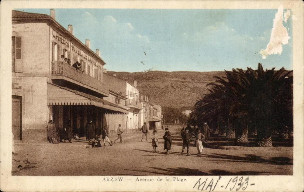 Arzew — Avenue de la Plage — éditeur IMPRIMÉ SUR LA CARTE - Frente