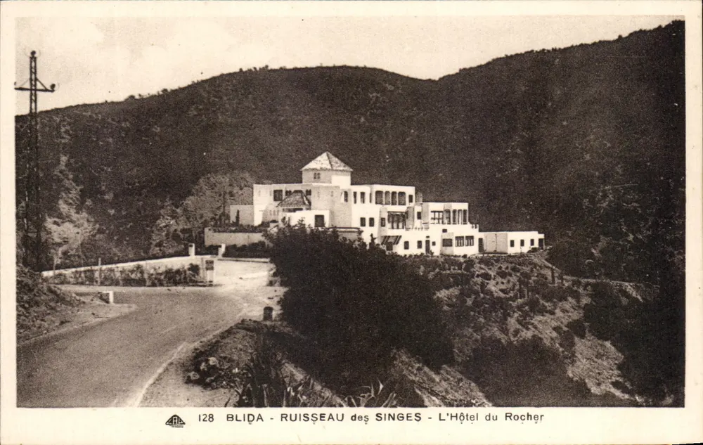Blida - Ruisseau des Singes - L'Hôtel du Rocher — Vintage Postcard/Antike Ansichtskarte n°128, Verlag Antike Ansichtskarte - Vorderseite