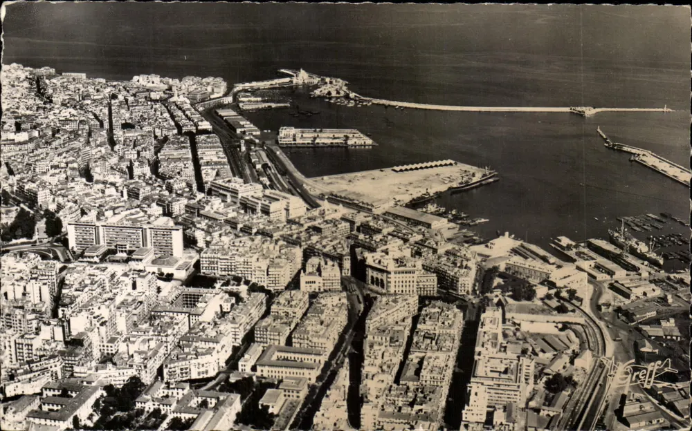 Vista aérea da cidade e do porto de Argel — Foto de H. Greff — Coleção R. Henrard - Frente