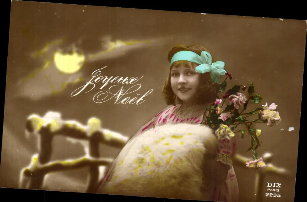 Menina segurando um buquê — Feliz Natal — DIX PARIS 2295 - Frente