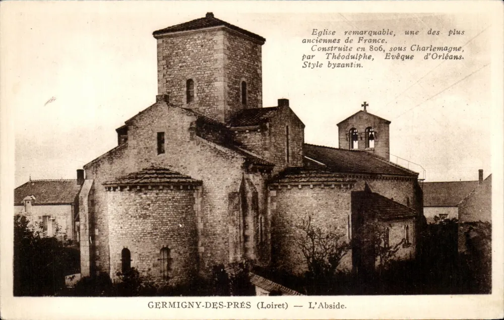 Germigny-des-Prés (Loiret) — A Abside — Igreja notável, construída em 806 sob Carlos Magno, estilo bizantino - Frente
