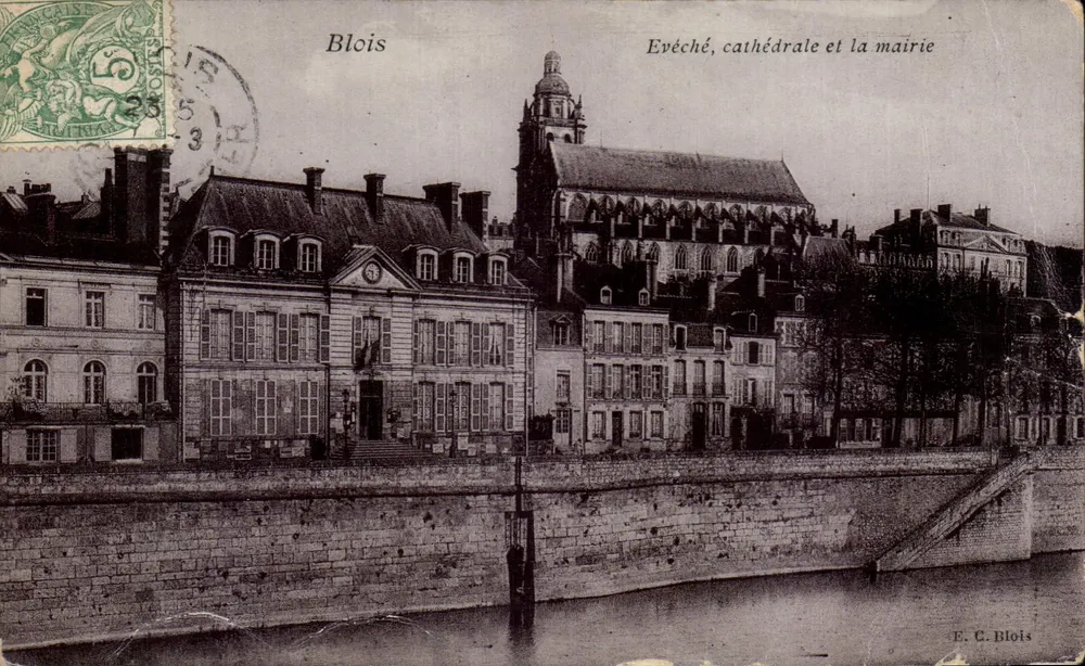 Blois — Bischofssitz, Kathedrale und Rathaus — E. C. Blois - Vorderseite