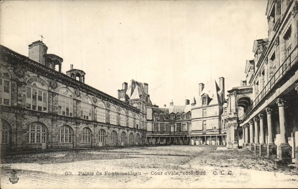 Palast von Fontainebleau — Ovaler Hof, Südseite — C.L.C. — Nr. 63 - Vorderseite