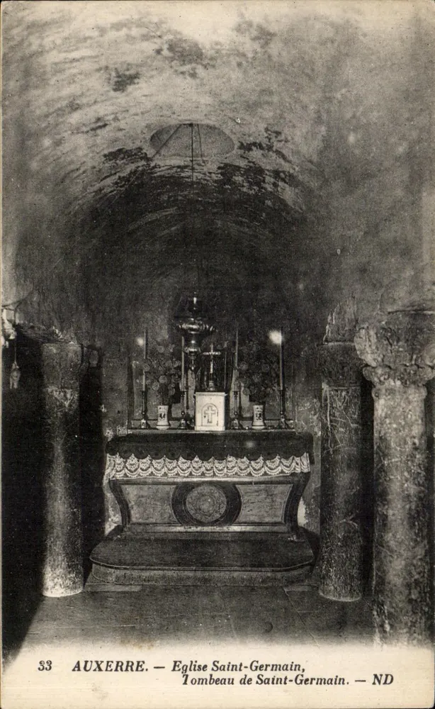 Auxerre — Kirche Saint-Germain, Grabmal von Saint-Germain — ND - Vorderseite