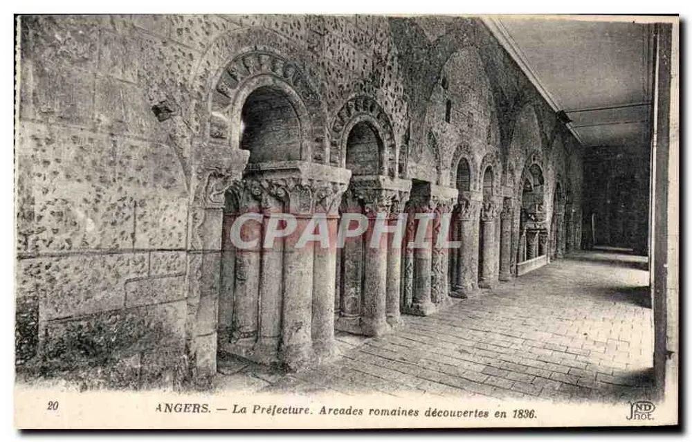 Angers — Die Präfektur. Römische Arcaden entdeckt 1836. - Vorderseite