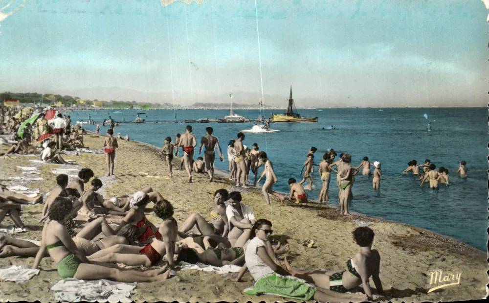 Ambiente de Hyères (Var) — A Praia — Edições Mary, n°1162 - Frente