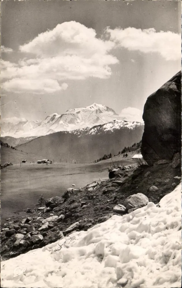 Col des Aravis (1500 m.) — vue sur le Mont-Blanc — Réal-Photo - Frente