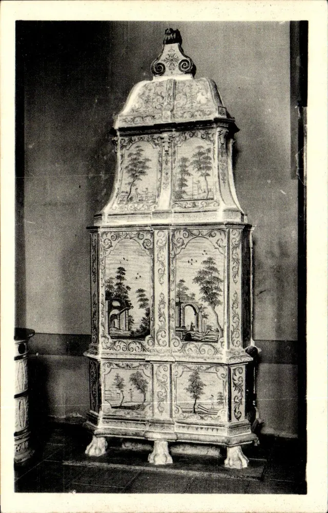 Großer Faience-Ofen — Musée Dauphinois — Moustiers (Basses-Alpes) - Vorderseite