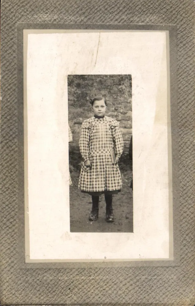 Mädchen in Karohemd — Tozny, datiert 11. November 1914 — Handschriftliche Korrespondenz - Vorderseite