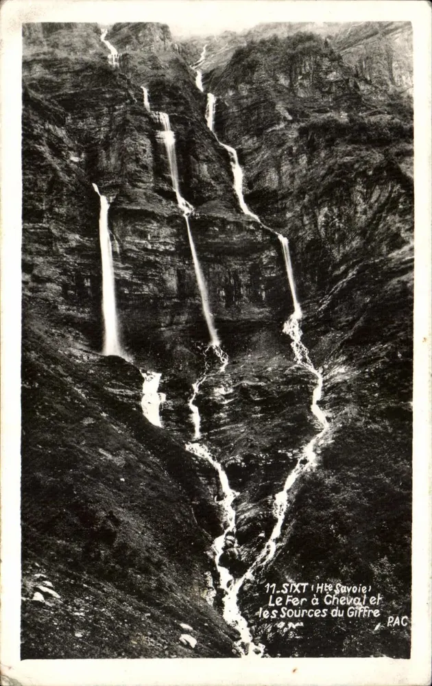 Die Quellen des Giffre — Das Eisenpferd — Sixt (Haute-Savoie) — PAC - Vorderseite