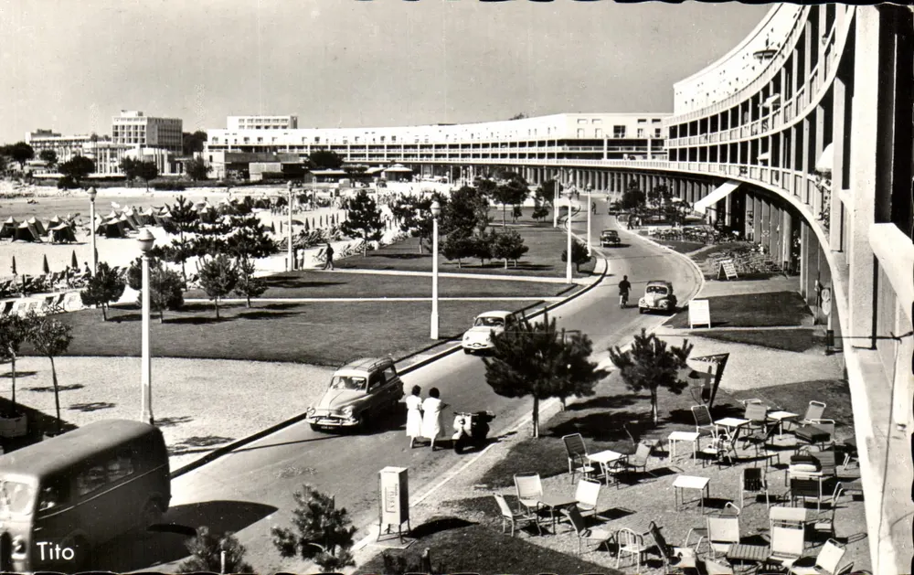 Royan — La Fronte di Mare e i suoi Giardini — M. Derjaud, Bordeaux - Recto