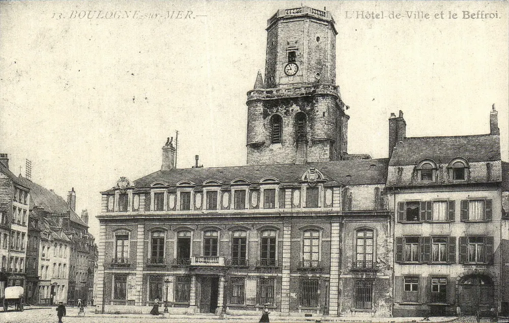 Boulogne-sur-Mer — Rathaus und Glockenturm — Cartes d'Autrefois - Vorderseite