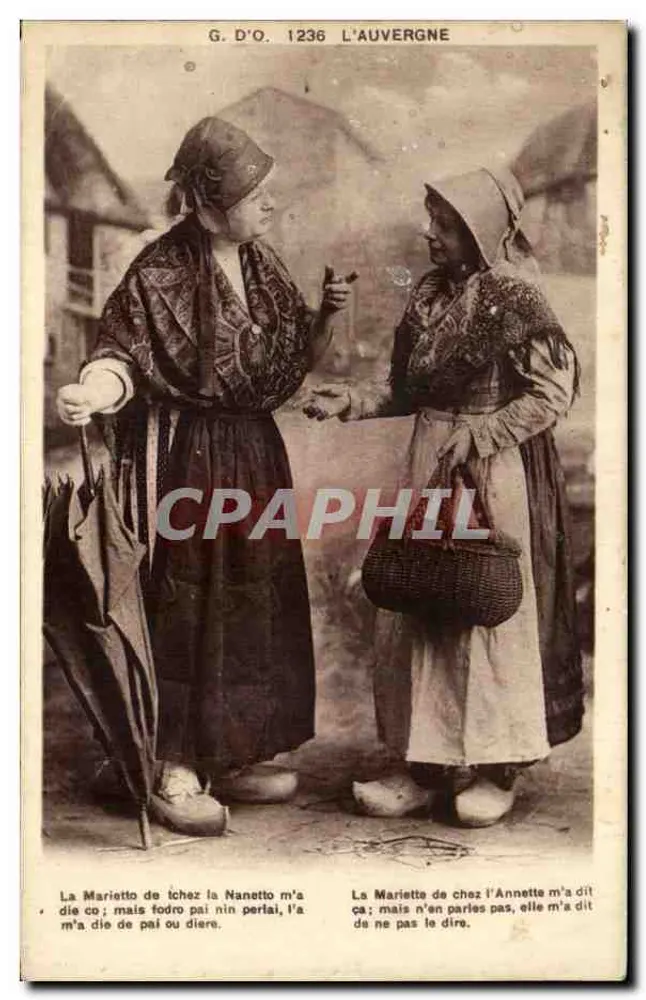 Zwei Frauen im traditionellen Kleid — Auvergne — G. D'O. 1236 - Vorderseite