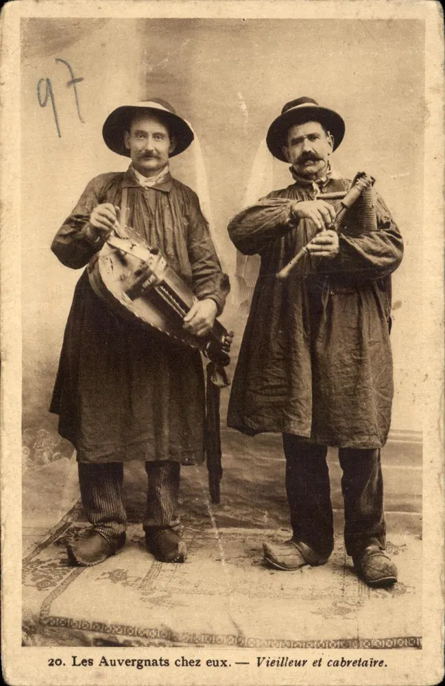 Die Auvergnats zu Hause — Altersmann und Cabretier. — Herausgeber und Aufnahme Daniel Baud (F.-de-D). - Vorderseite