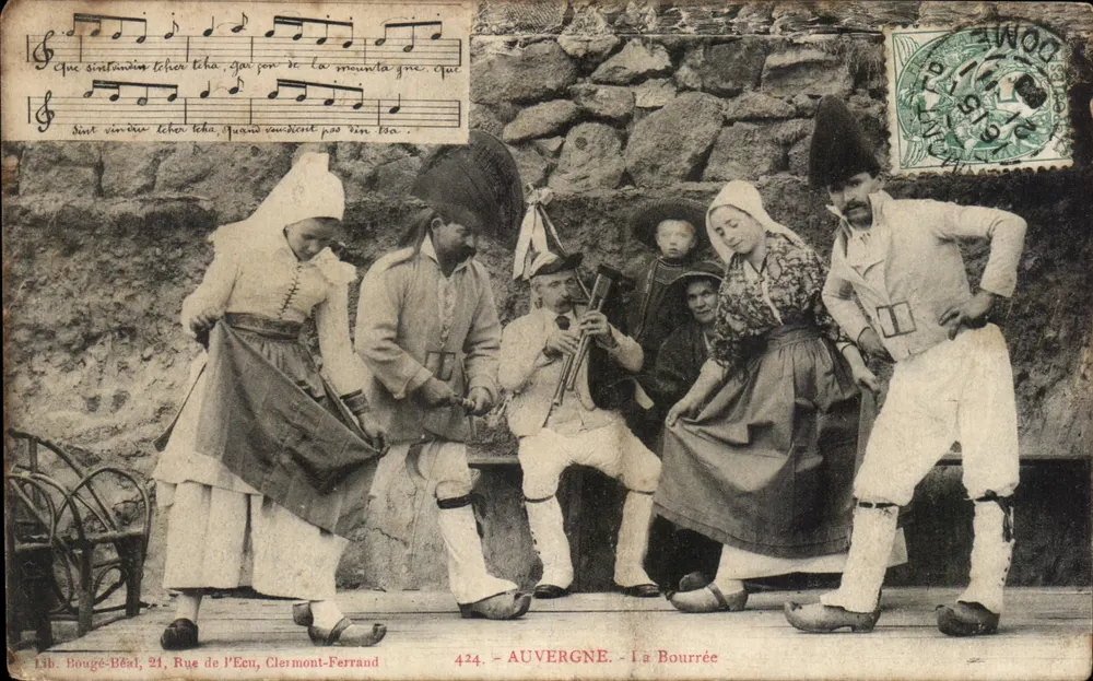 A Bourrée — Auvergne — Lib. Douge-Béal, 24 Rue de l’Écu, Clermont-Ferrand, n° 424 - Frente