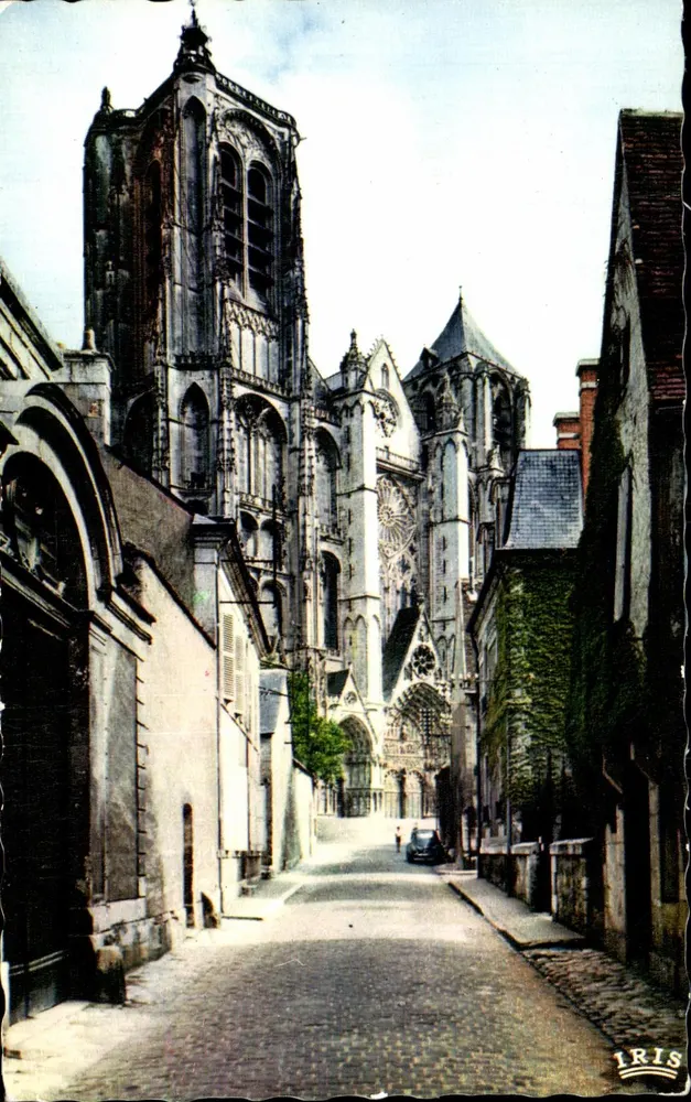 Bourges (Cher) — A Catedral, Vista da Porta Amarela — Éditions Iris - Frente