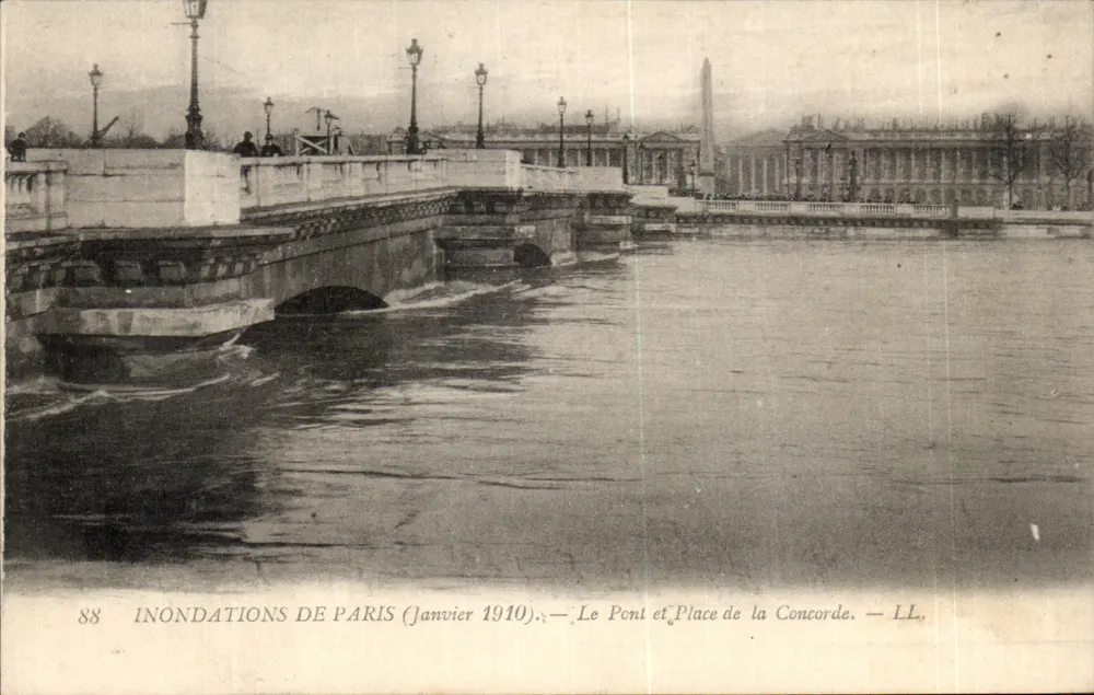 Überschwemmungen in Paris (Januar 1910) — Der Brücke und Place de la Concorde — LL - Vorderseite