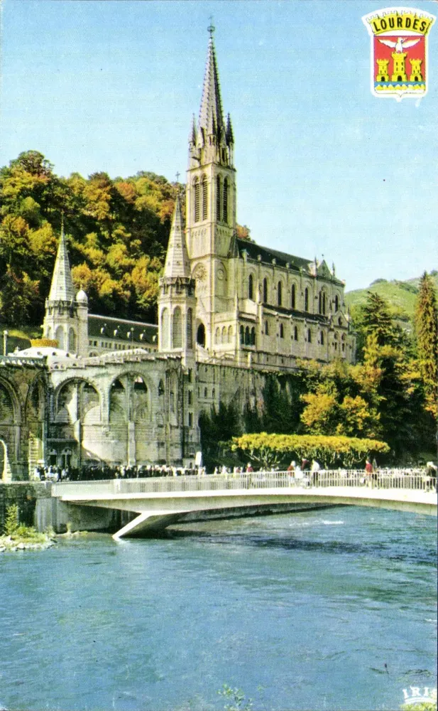 Basilika Notre-Dame de Lourdes — Ansicht mit dem Gave und den neuen Brücken — Verlag IRIS - Vorderseite