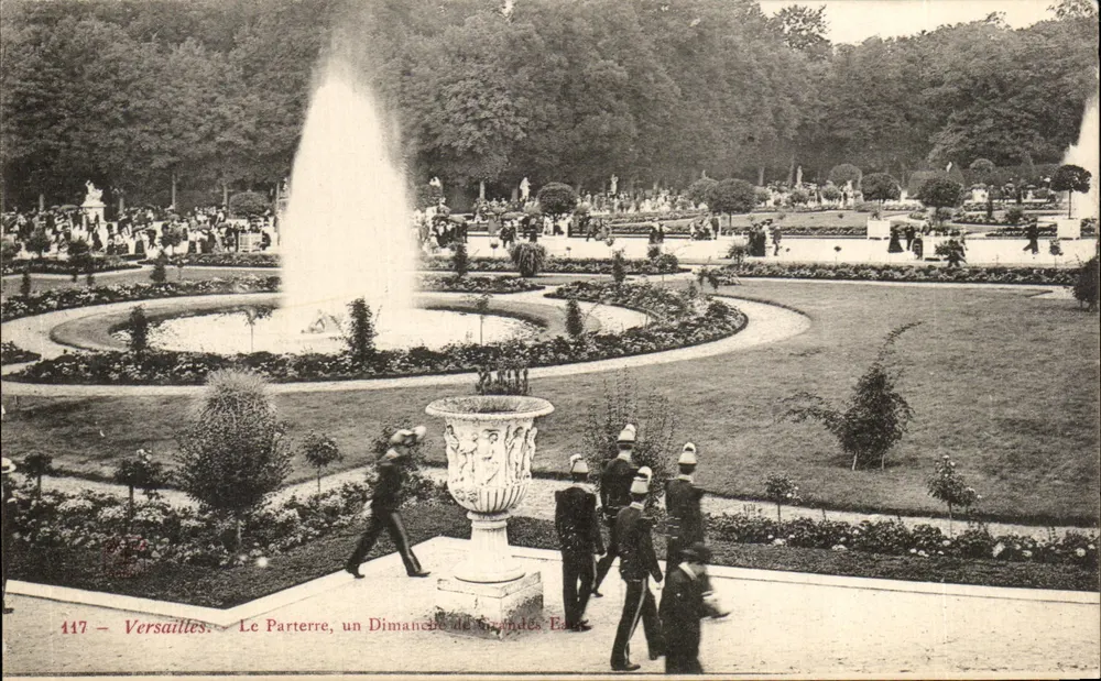 Versailles — O Parterre, um Domingo de Grandes Eaux — Editor não identificado, n° 417 - Frente