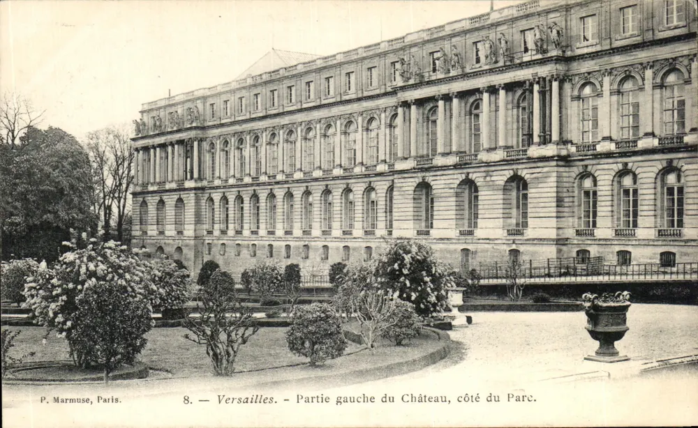 Versailles — Linker Teil des Schlosses, Parkseite — P. Marmuse, Paris, n°8 - Vorderseite