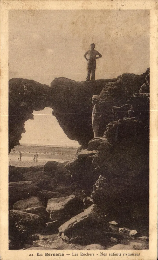 La Bernerie — Les Rochers — Unsere Kinder haben Spaß — A. Delanoë, Nantes, n°22 - Vorderseite