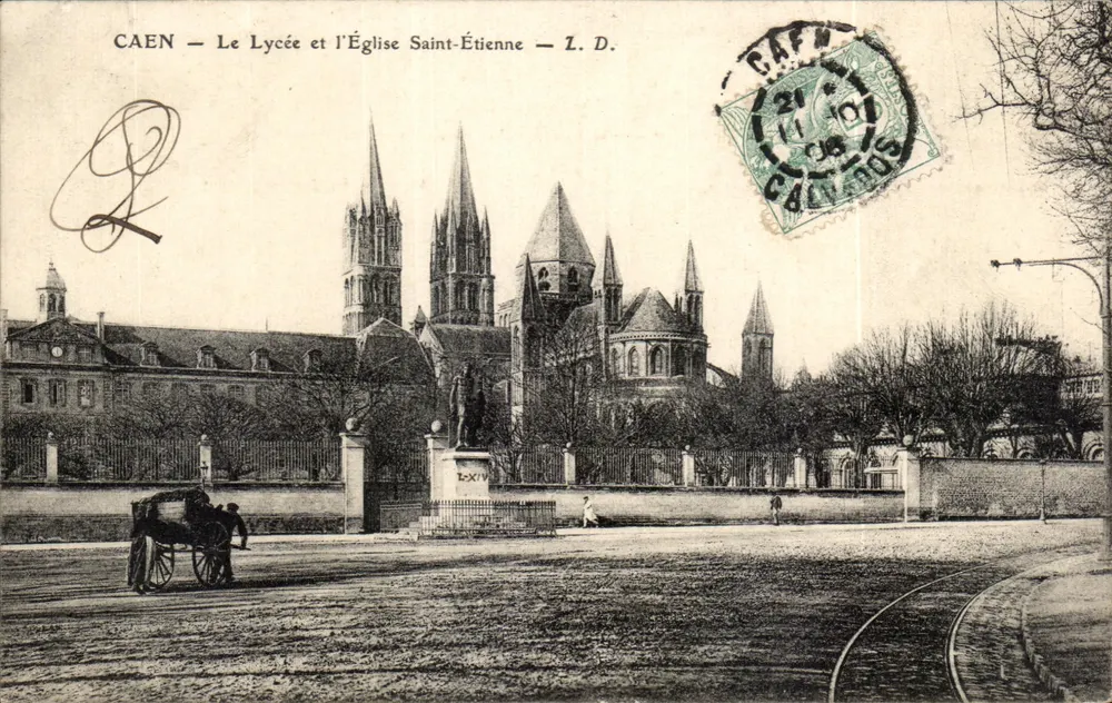 Caen — O Liceu e a Igreja São Etienne — L. D. - Frente
