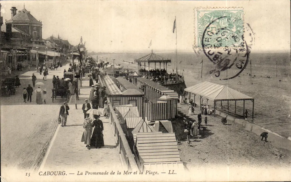 Cabourg — Die Seepromenade und der Strand — LL. n°15 - Vorderseite