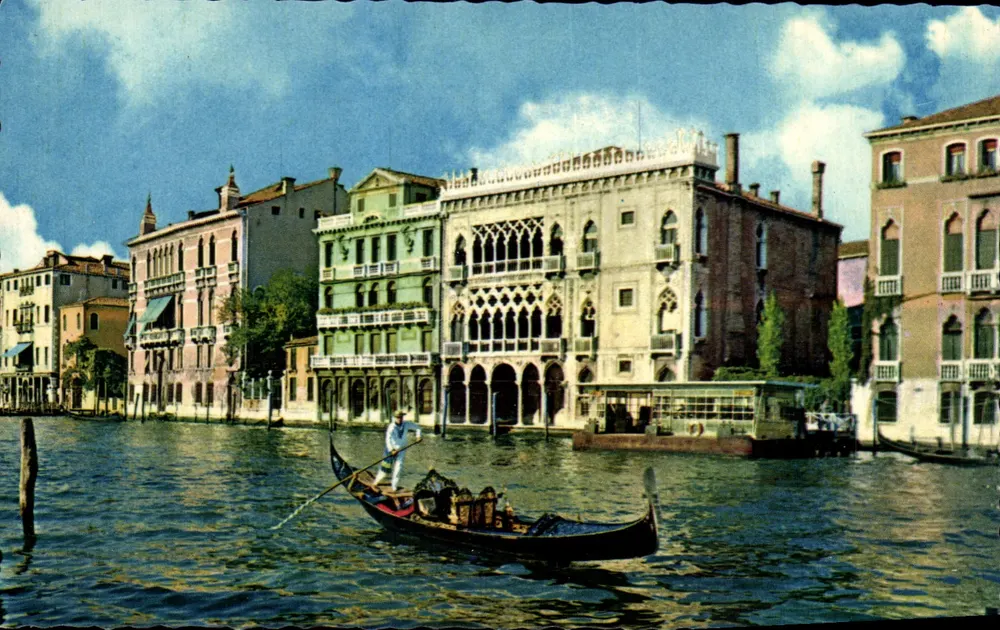 Vêneto — Vista do canal com gôndola — VENEZIA Ca’ d’Oro - Frente
